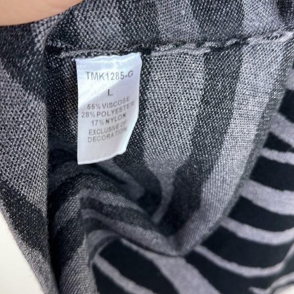 THML Woman's Size Large Sweater Skirt Tie Waist Detail Animal Print Zebra - Picture 5 of 5